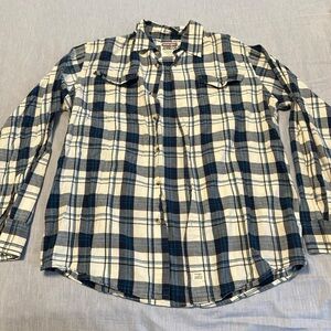 Wrangler Navy and Cream Plaid Button Down Flannel Shirt